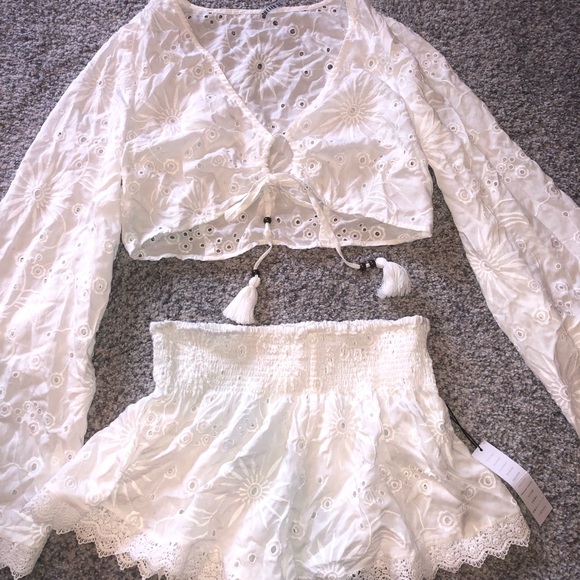 F21 white floral eyelet set - Picture 1 of 4